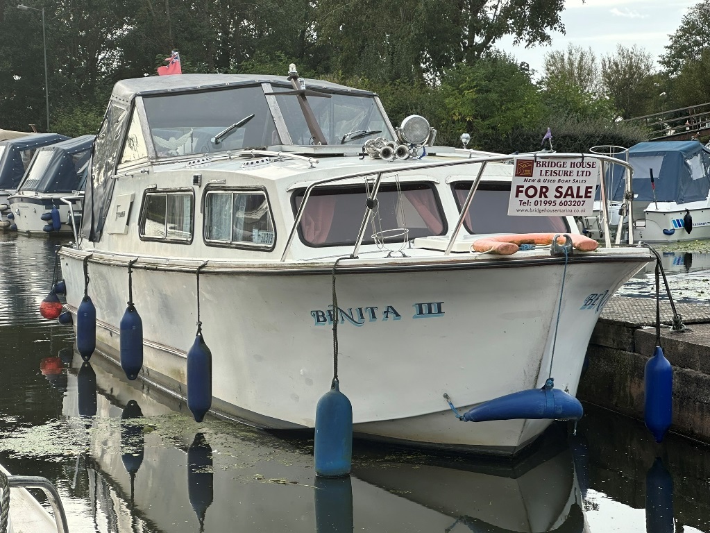 Benita III001